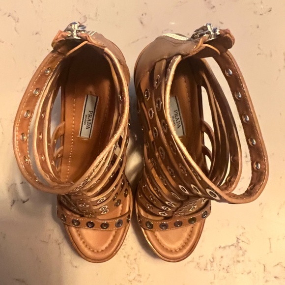 Prada wedges tan leather - Picture 6 of 7